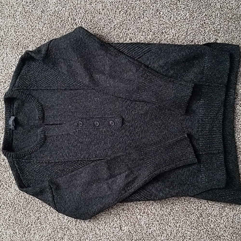 The Limited sweater, size S